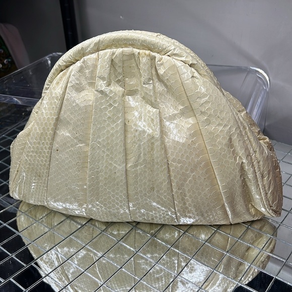 Viva Cream Snakeskin Vintage Bubble Bag Crossbody Clutch - Picture 2 of 13
